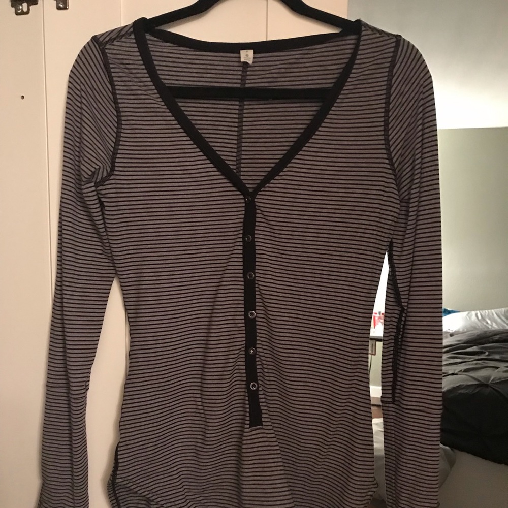 Women’s Lululemon Henley